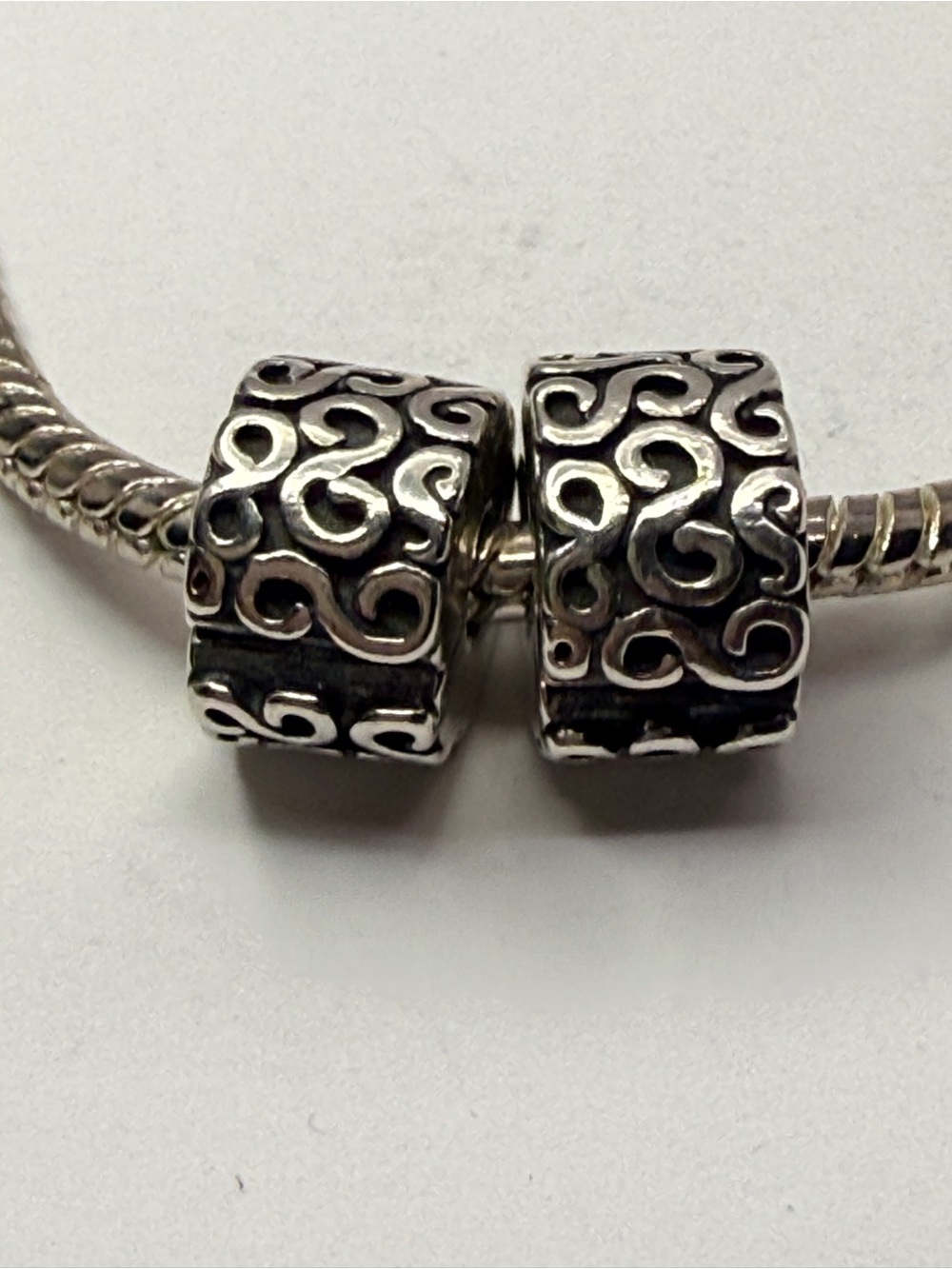 Pandora Retired “S” Swirl Clip Charms 790338